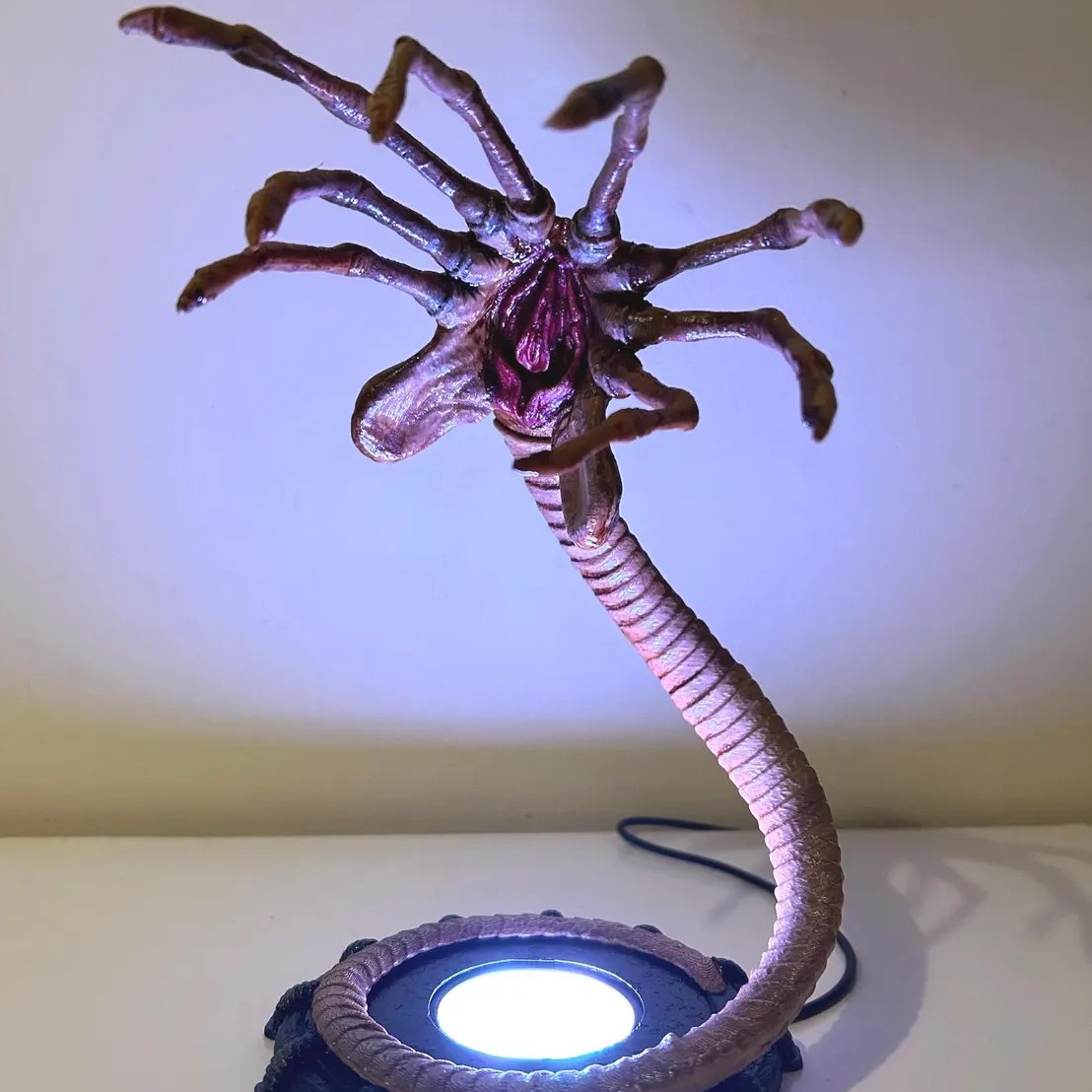 Lampu Alien Facehugger Lampu M - Lighting Decor For Home ulasan dan harga
